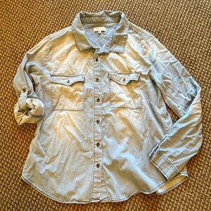 Grace and lace chambray top.